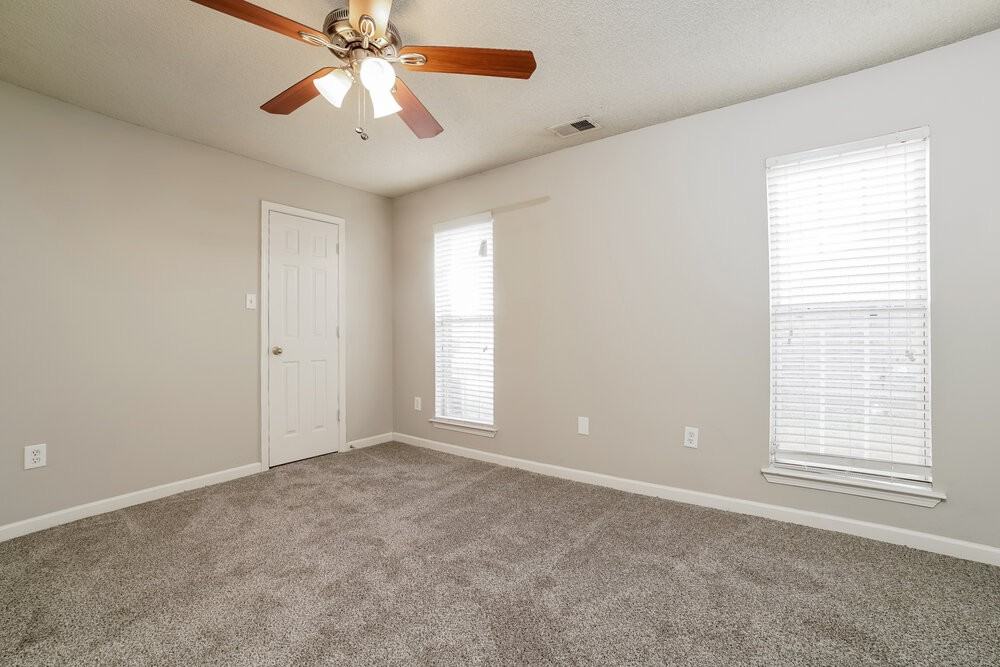5713 Kaitlyn Dr W - Photo 7 of 17