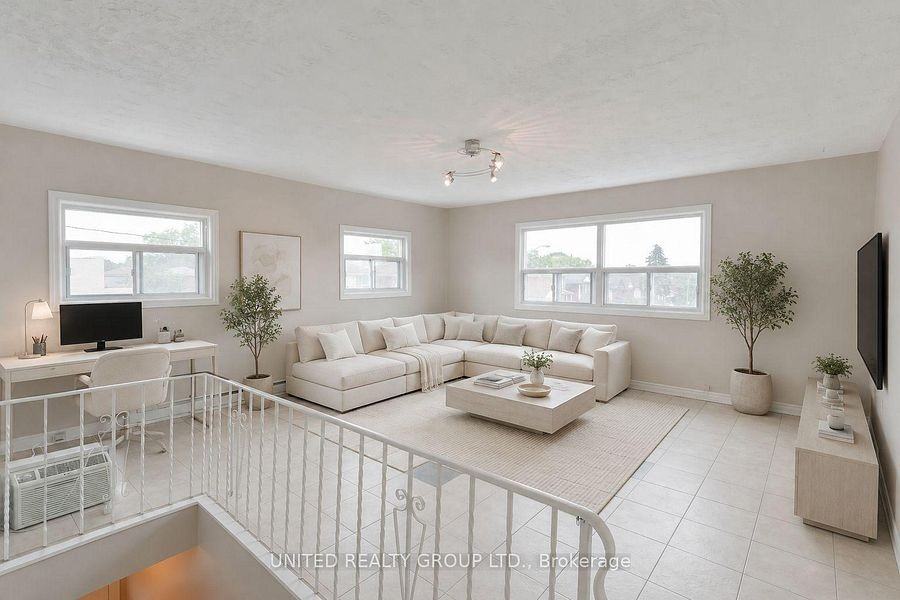 317 Oakwood Avenue #2 Floor - Photo 2 of 8