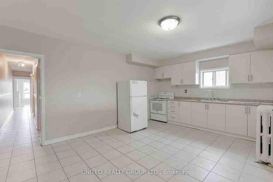 317 Oakwood Avenue #2 Floor - Photo 7 of 8