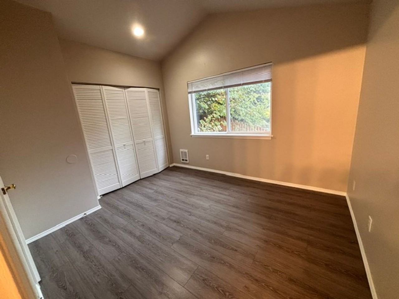 2018 E Spruce St - Photo 6 of 50