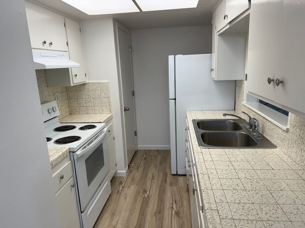 420 Chestnut St - Photo 4 of 10