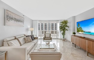 featured image of 1717 N Bayshore Dr