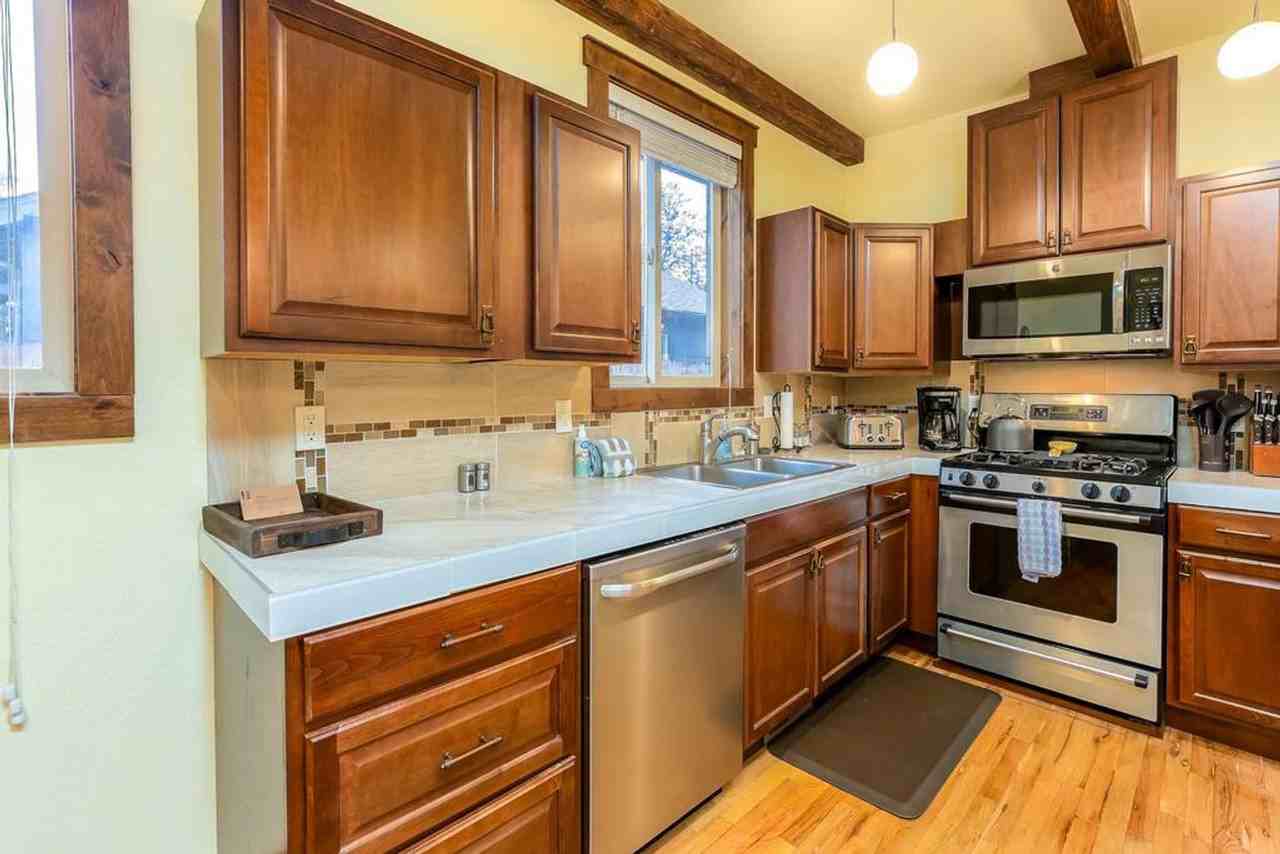 1018 Nw Ogden Ave #1330990P - Photo 5 of 23