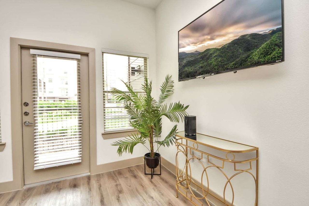 18210 Park Row Dr #1604274P - Photo 6 of 32