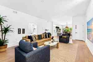 featured image of 866 N Shore Dr