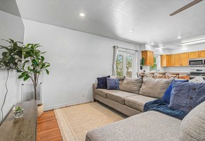 featured image of 422 Parish Ct