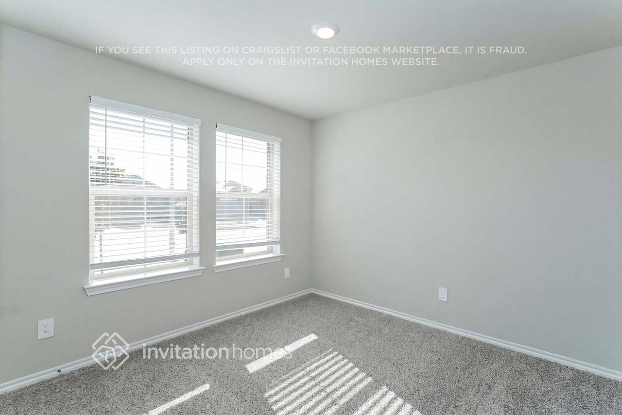 8432 Hollymead Ln - Photo 7 of 15