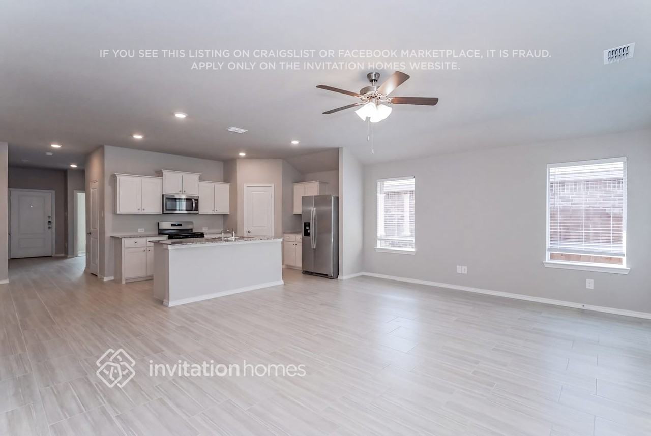 8432 Hollymead Ln - Photo 5 of 15