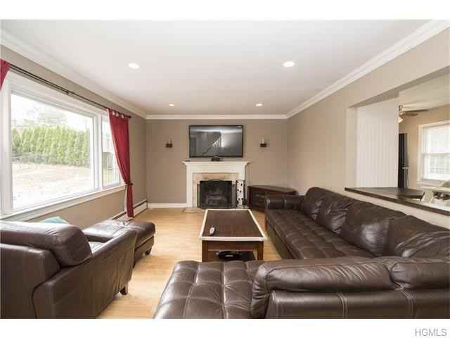 22 Knollwood Ave - Photo 3 of 23