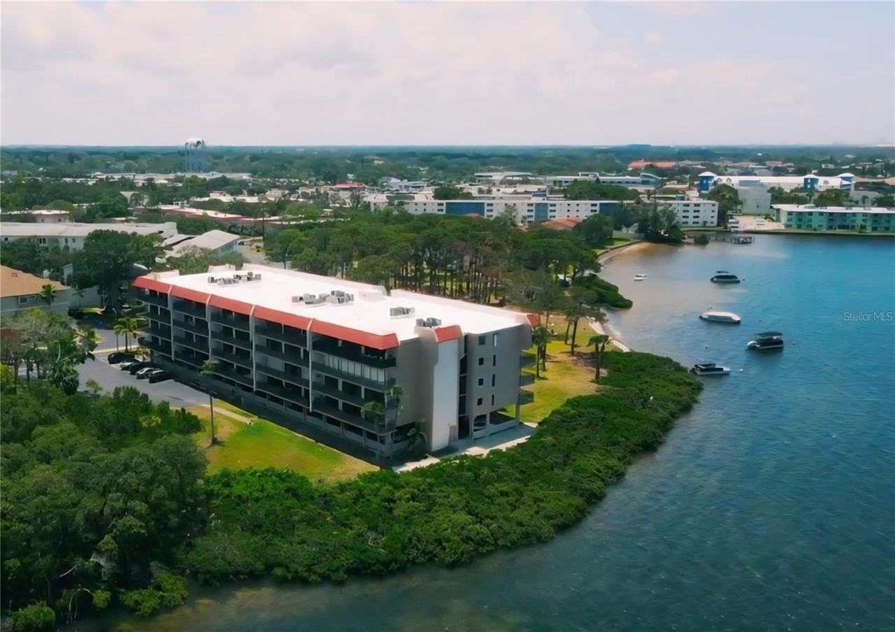 2700 Bayshore Blvd