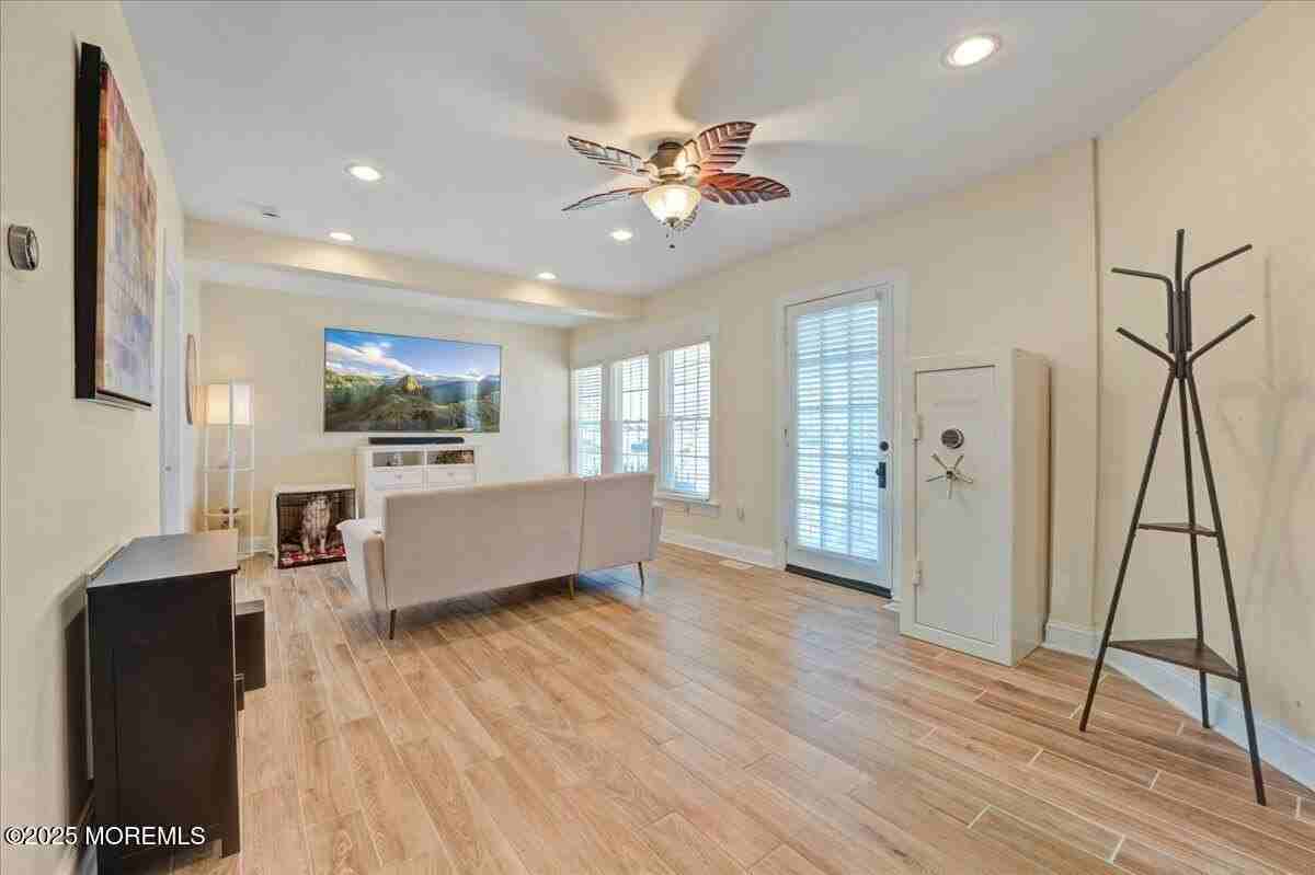 110 5th Ave - Photo 3 of 26