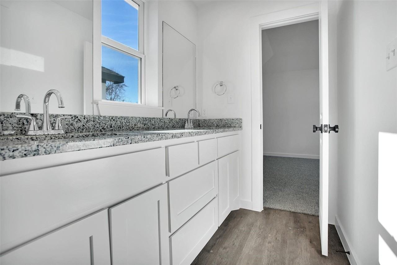1479 Cathey Dr - Photo 7 of 9
