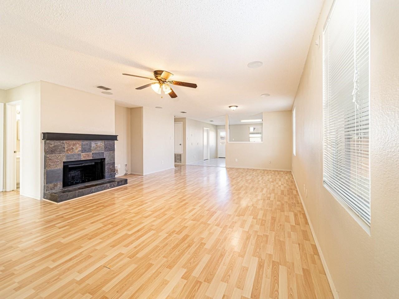 5408 Devils River Dr - Photo 4 of 27