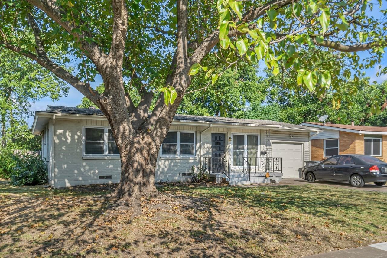 9621 Rustown Dr - Photo 2 of 28