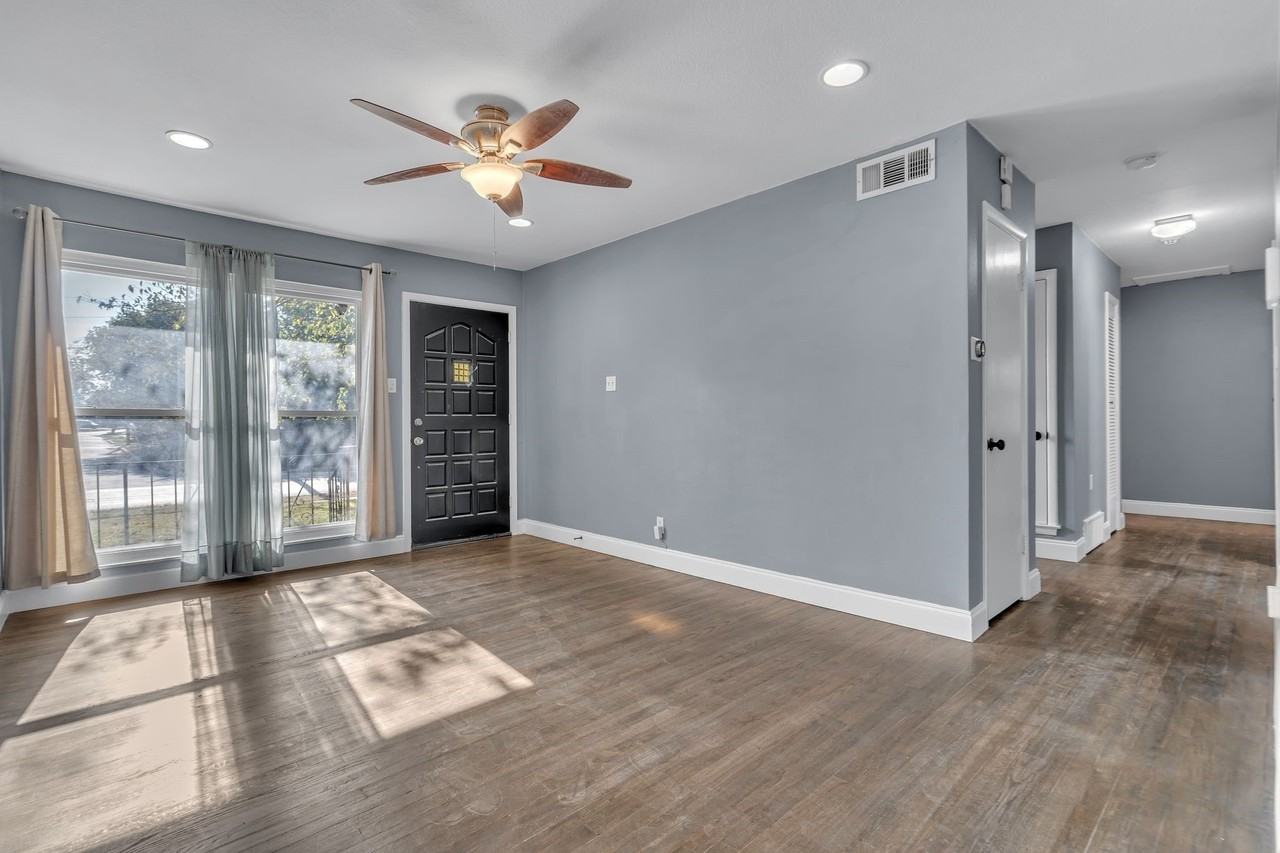 9621 Rustown Dr - Photo 6 of 28