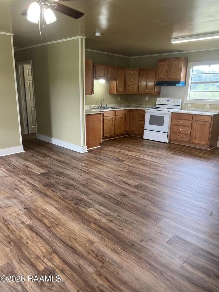 866 Mouton Rd #4 - Photo 3 of 9