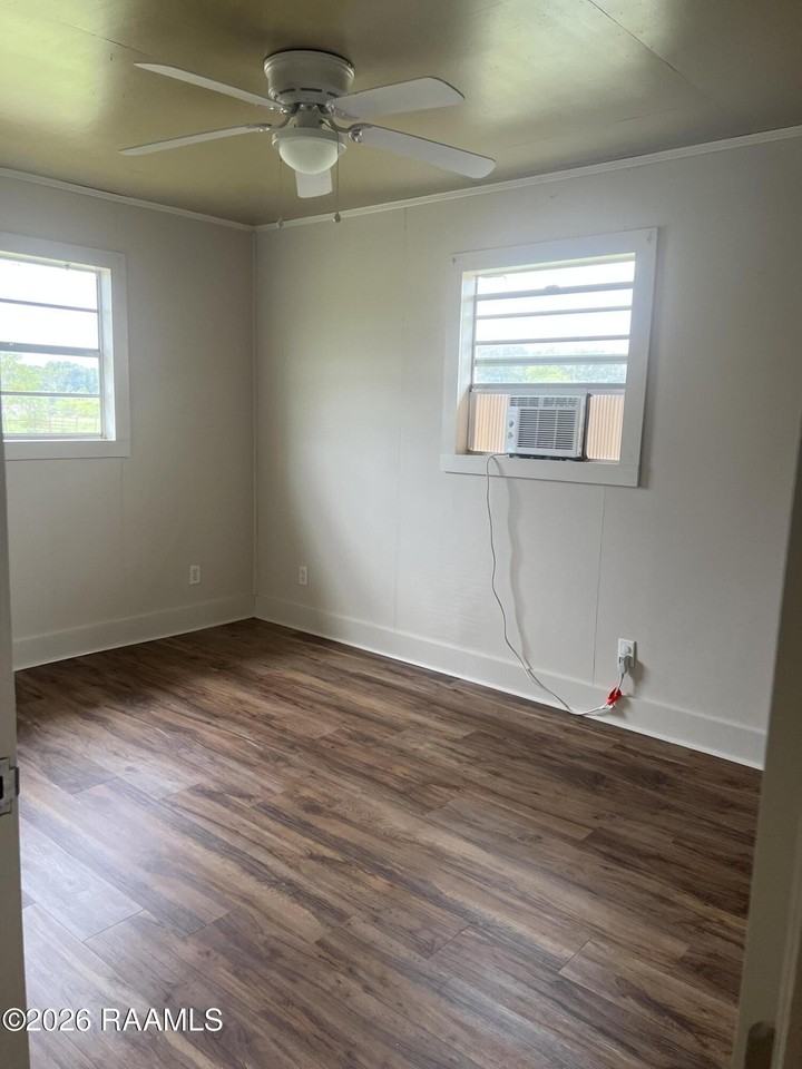 866 Mouton Rd #4 - Photo 6 of 9
