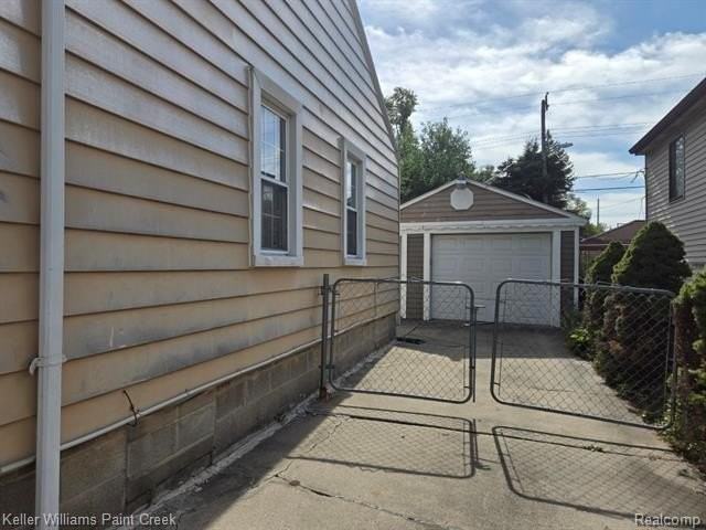 461 W Hayes Ave - Photo 3 of 27