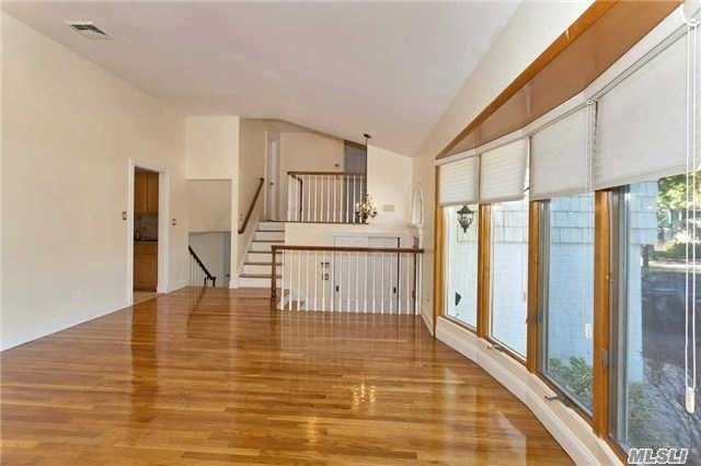 10 Roger Dr - Photo 2 of 18