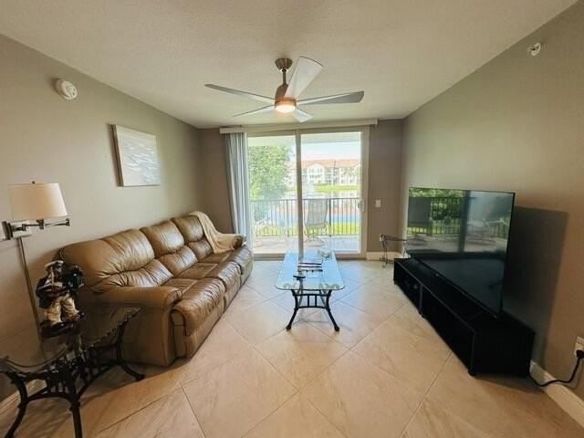 902 Villa Cir