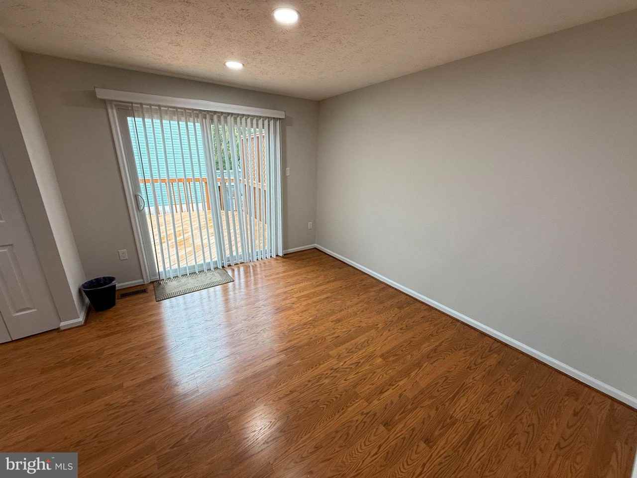 14800 Crosswood Ter - Photo 5 of 19