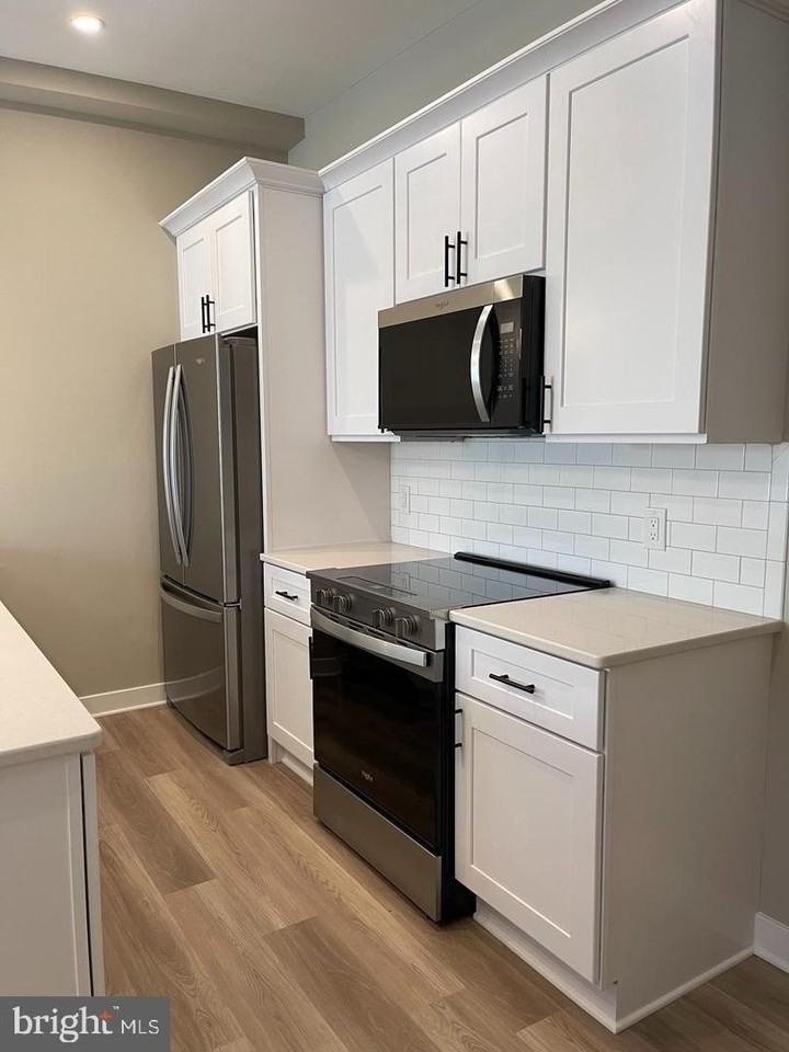 189 Bridge St #2 - Photo 3 of 10