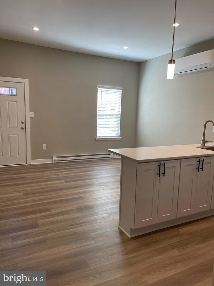 189 Bridge St #2 - Photo 4 of 10