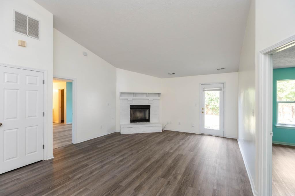 3926 Bonn Dr - Photo 6 of 20