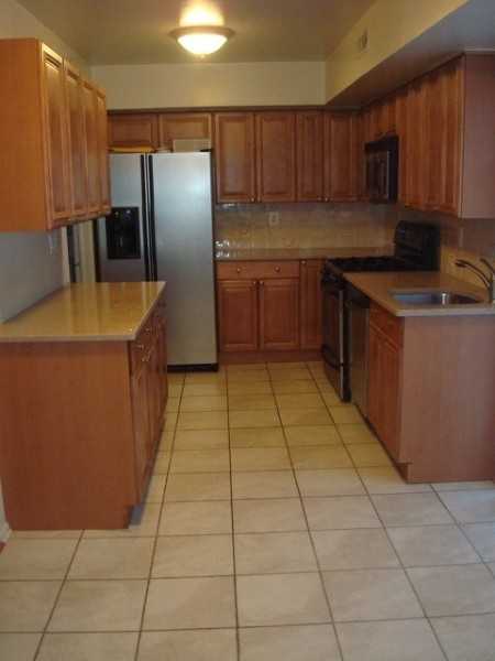 287 Waterlou Ct - Photo 2 of 3
