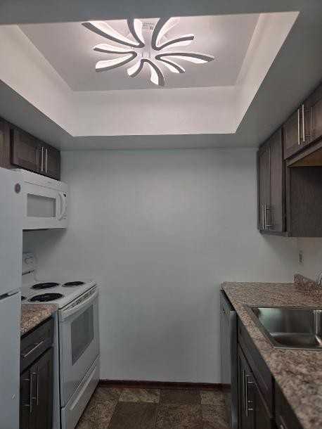 9538 Hyde Park Drive #D - Photo 4 of 12