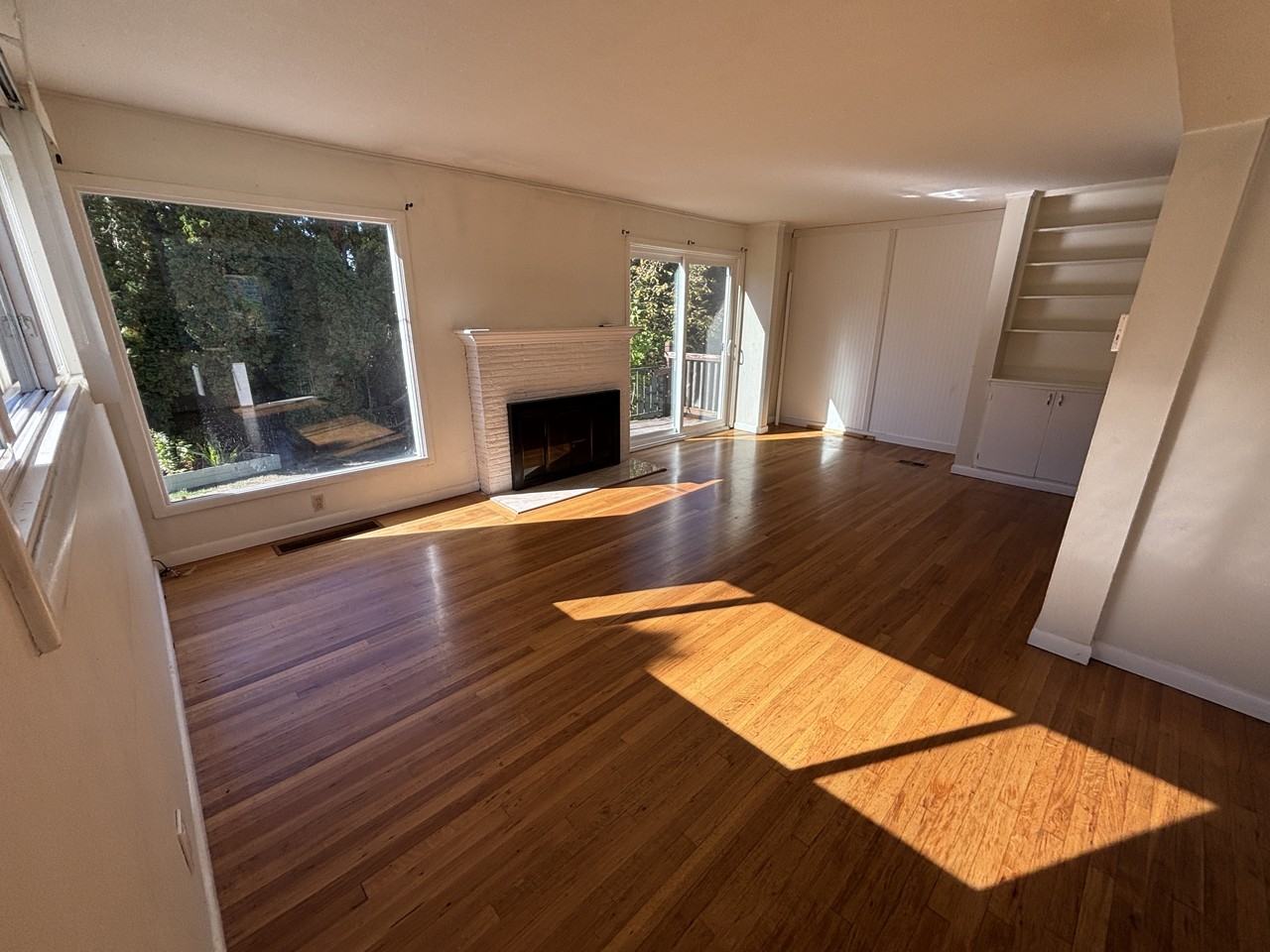 6115 Sw 45th Ave - Photo 3 of 46
