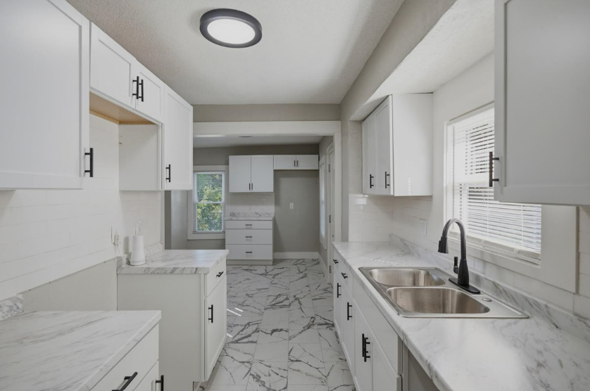 4223 Agnes Ave - Photo 5 of 10