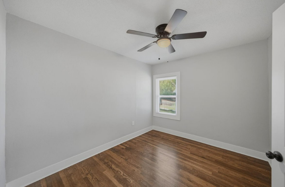 4223 Agnes Ave - Photo 7 of 10
