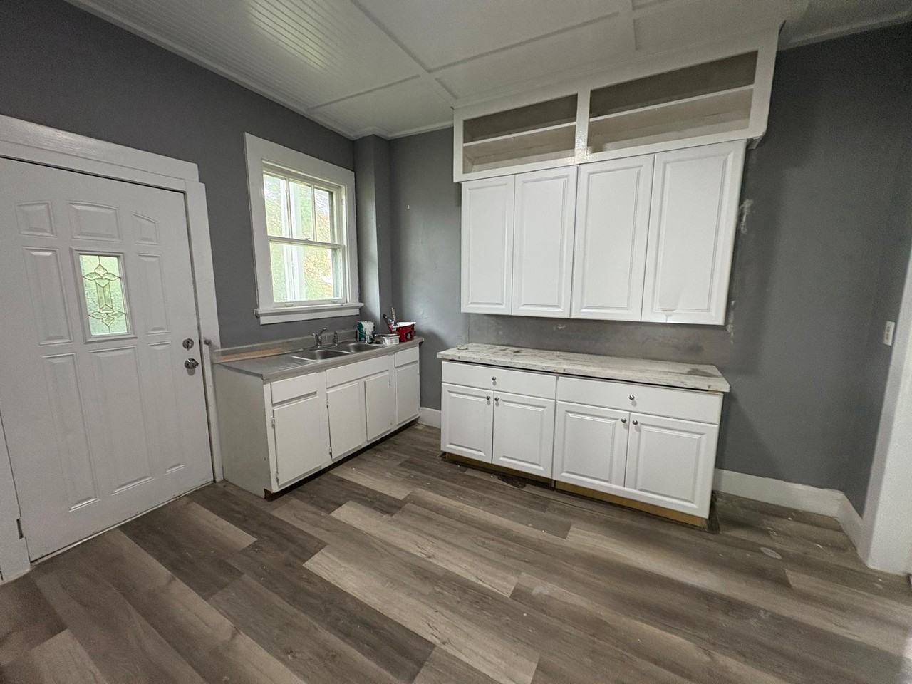 918 Walnut St - Photo 4 of 8
