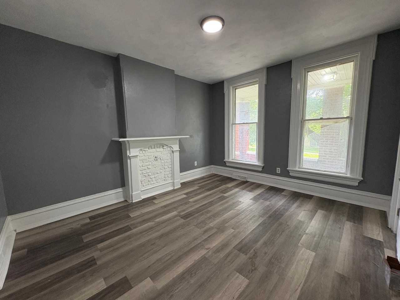 918 Walnut St - Photo 5 of 8