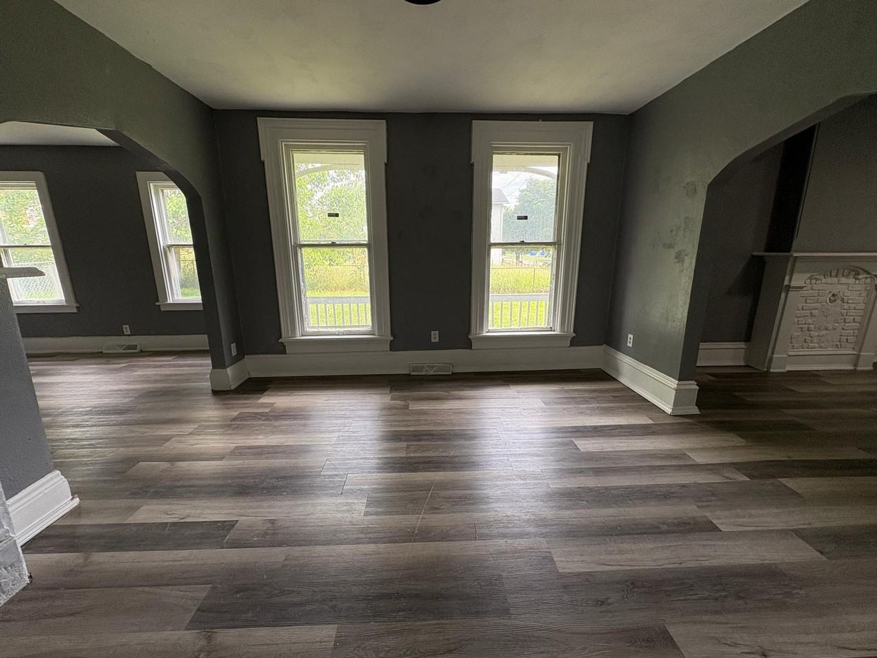 918 Walnut St - Photo 6 of 8