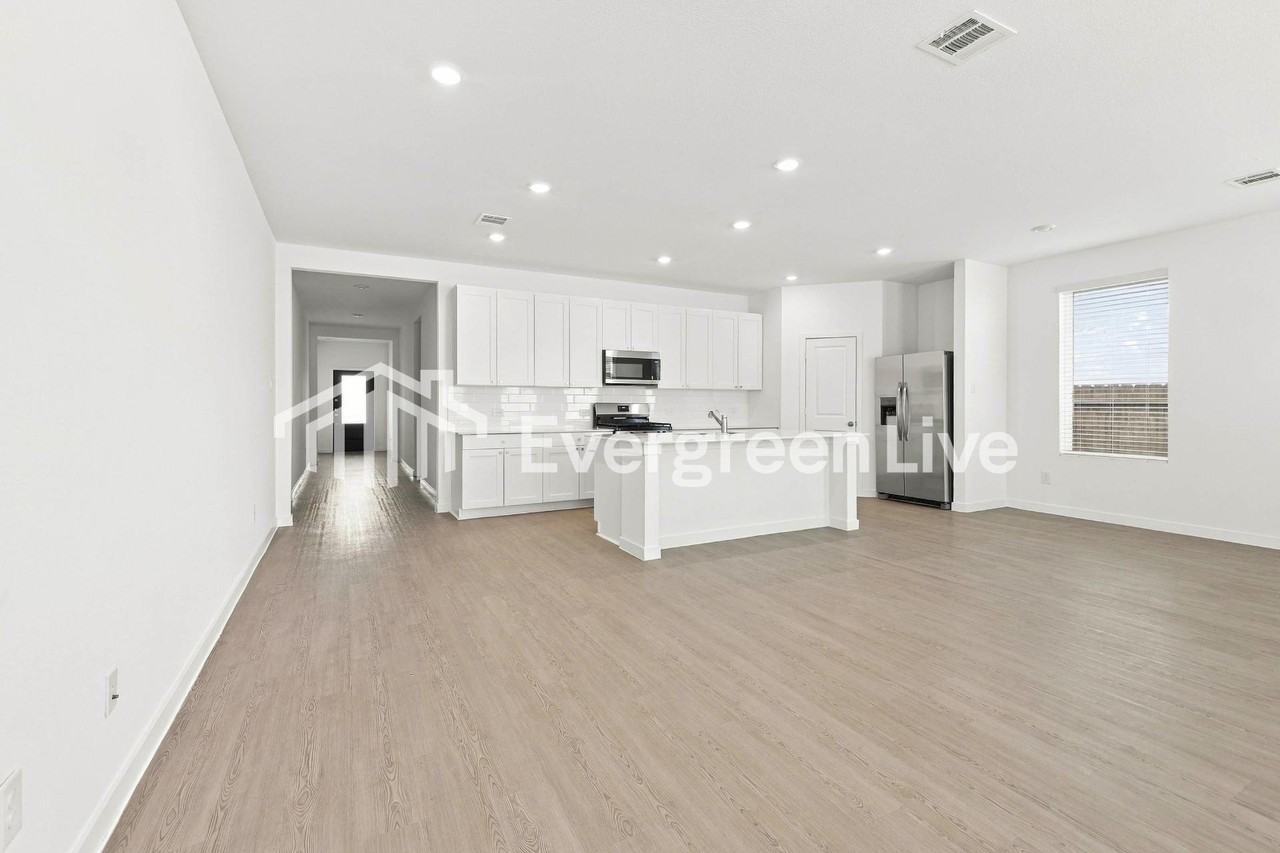 1931 Starlight St - Photo 5 of 15