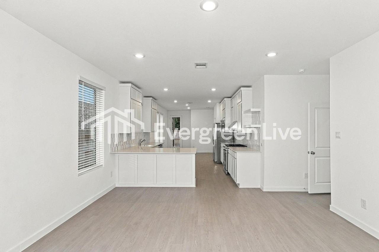 1510 Gentle Wind Ct - Photo 2 of 15