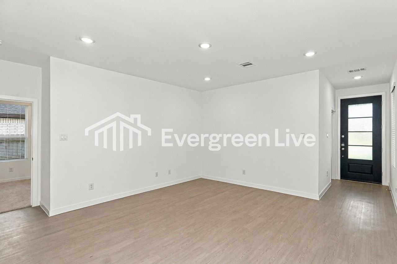 1510 Gentle Wind Ct - Photo 5 of 15