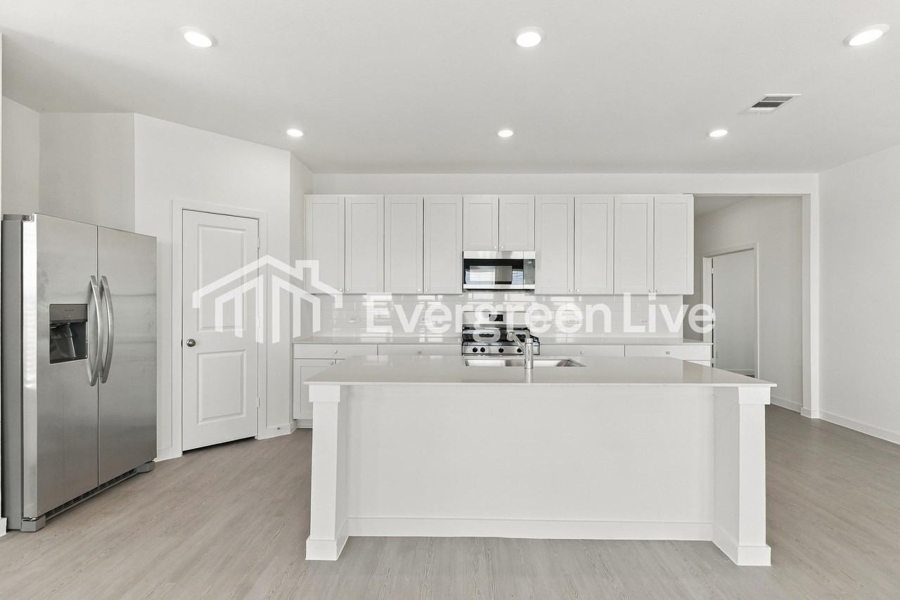7935 Morganite Mist Dr - Photo 3 of 15