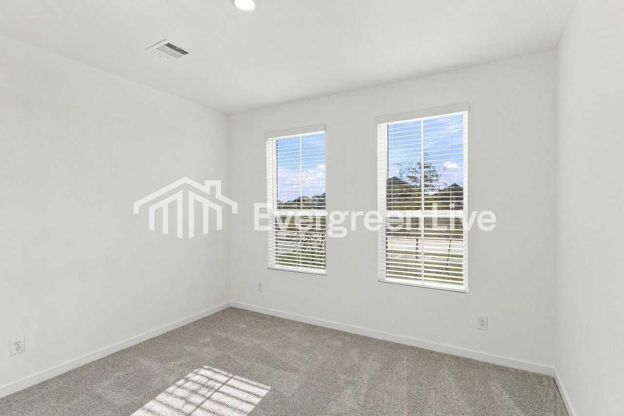 8011 Jasper Meadows Way - Photo 6 of 15