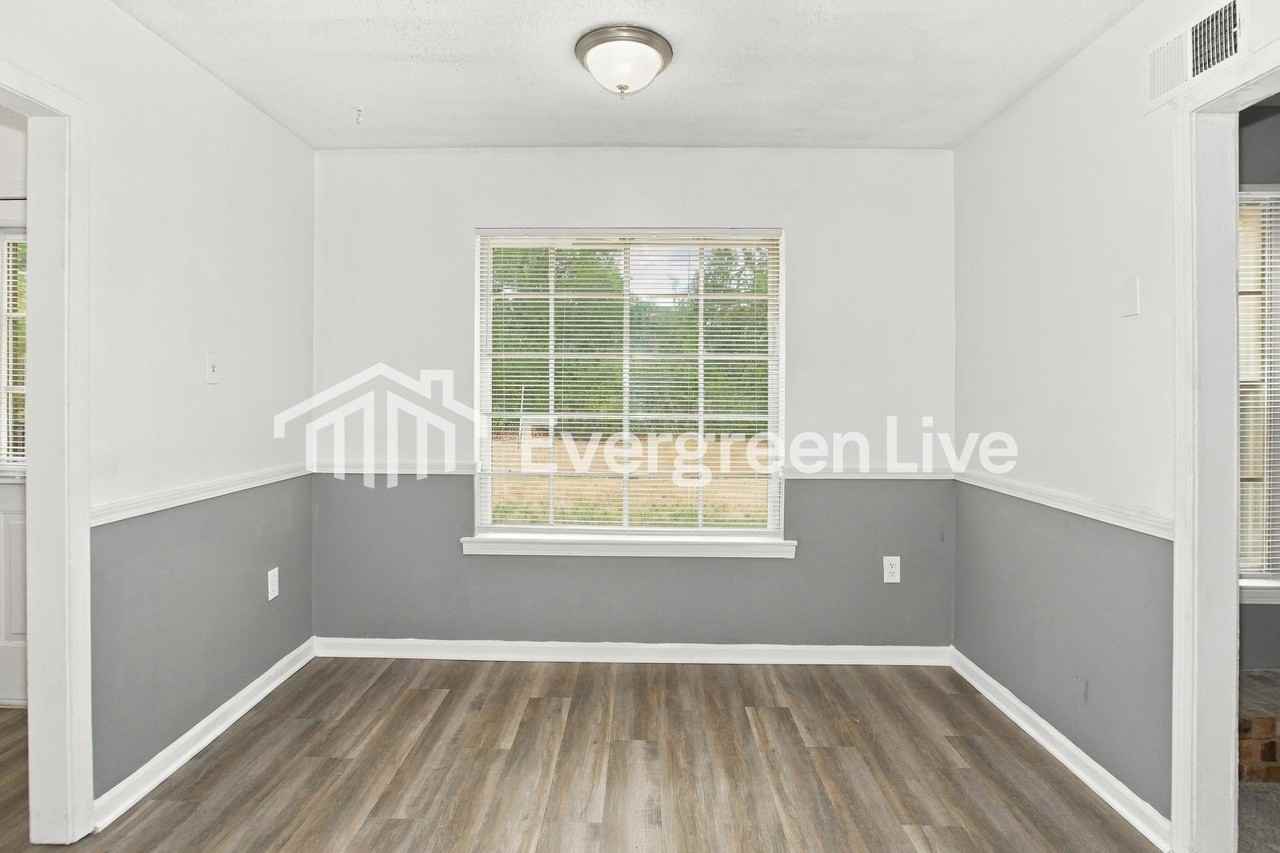 4996 Applewood Dr - Photo 5 of 15