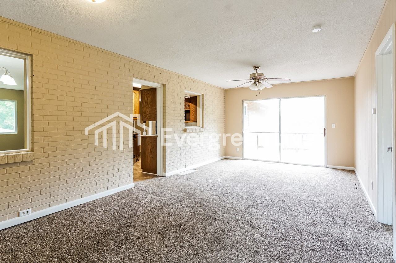 109 Pinecrest Rd - Photo 2 of 15