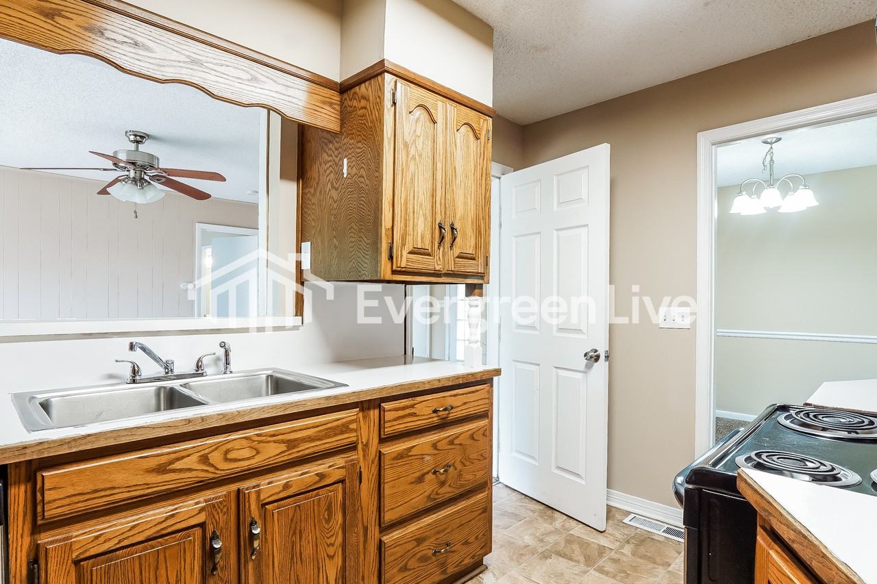 109 Pinecrest Rd - Photo 6 of 15