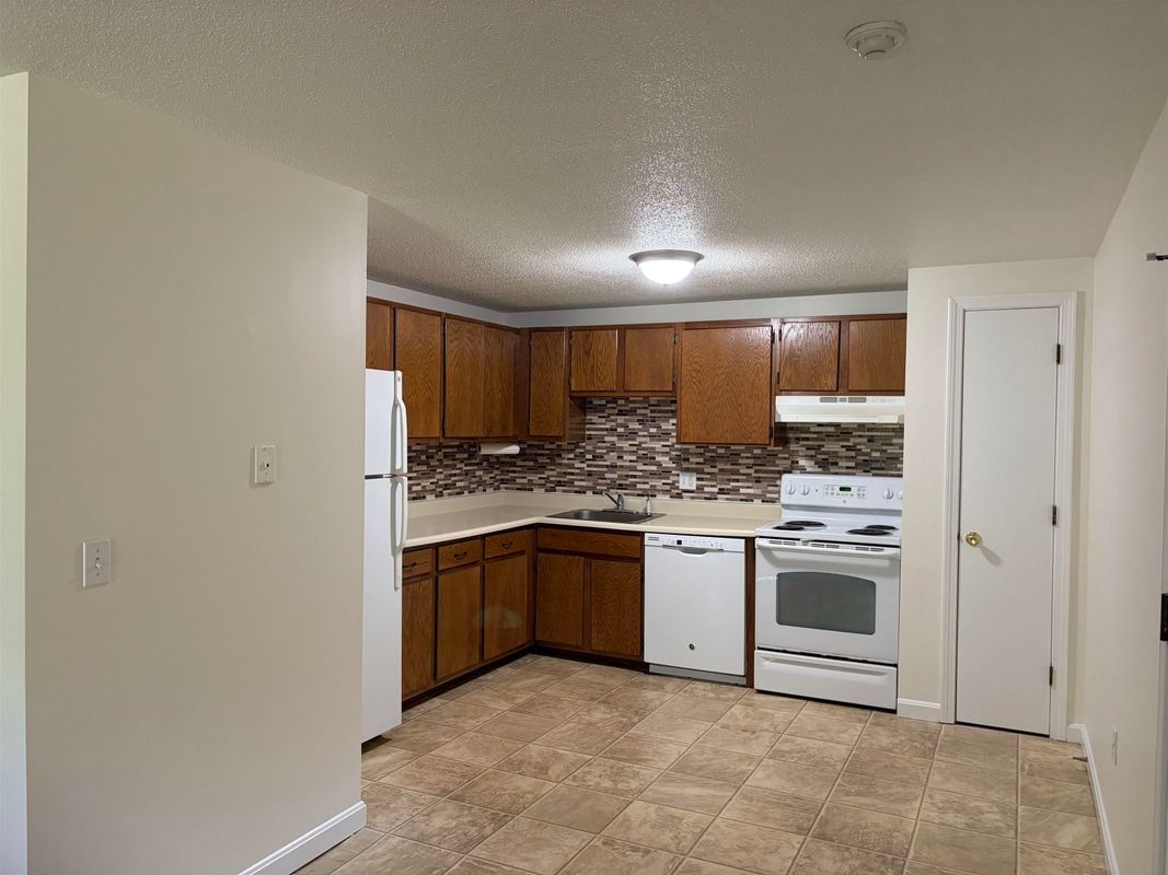 2108 White Cedar Blvd - Photo 5 of 23