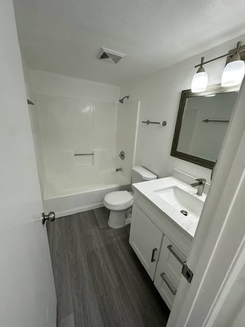 1119 W Broadway #2 - Photo 4 of 10