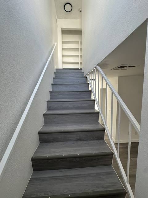 1119 W Broadway #2 - Photo 7 of 10