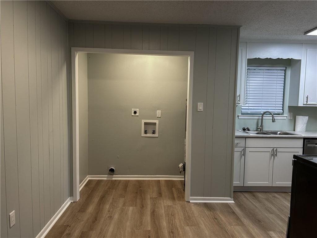 1716 Northview Dr - Photo 2 of 19
