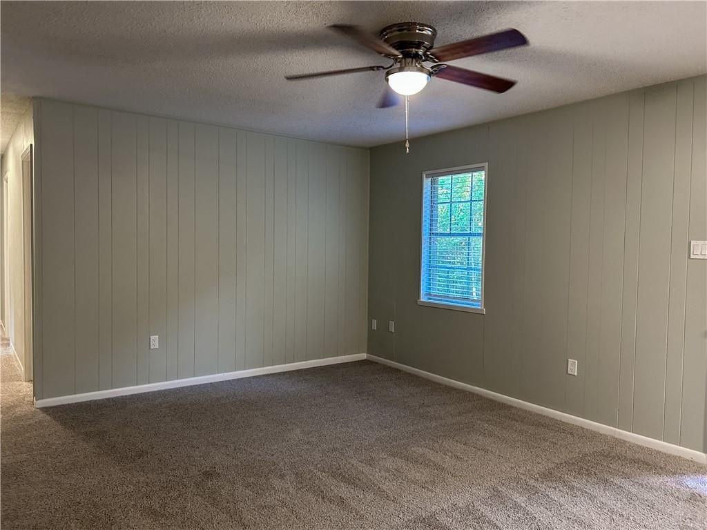 1716 Northview Dr - Photo 3 of 19