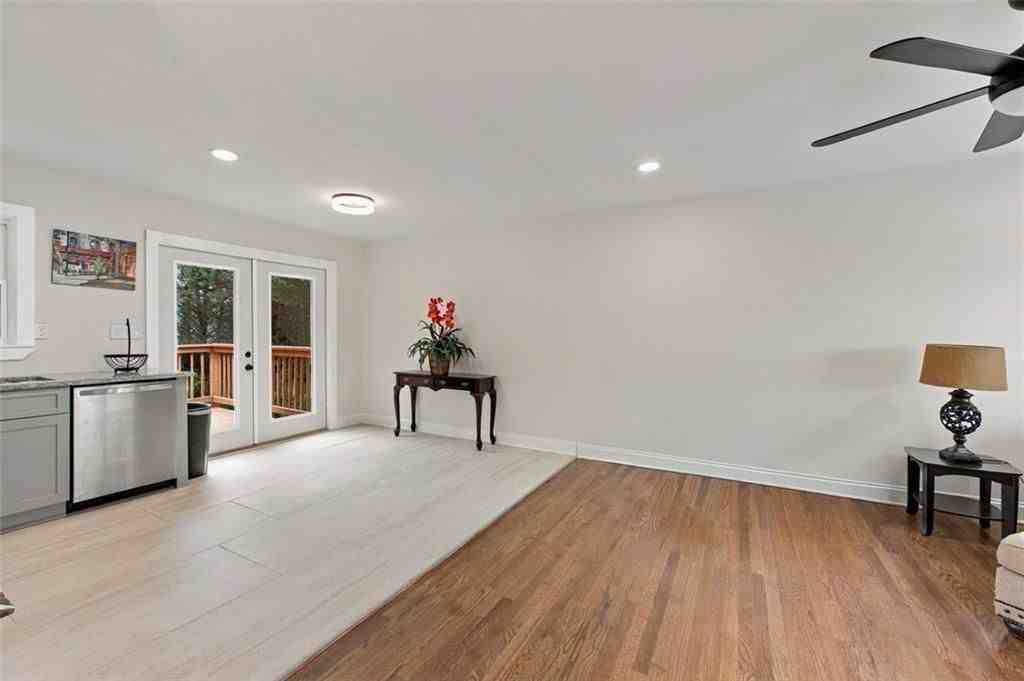 6216 Hayes Dr - Photo 7 of 37